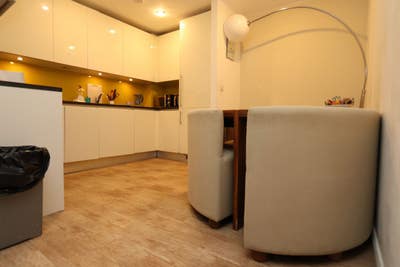 Spacious Rooms-Luxury Flat Next to Elizabeth Line Main Photo