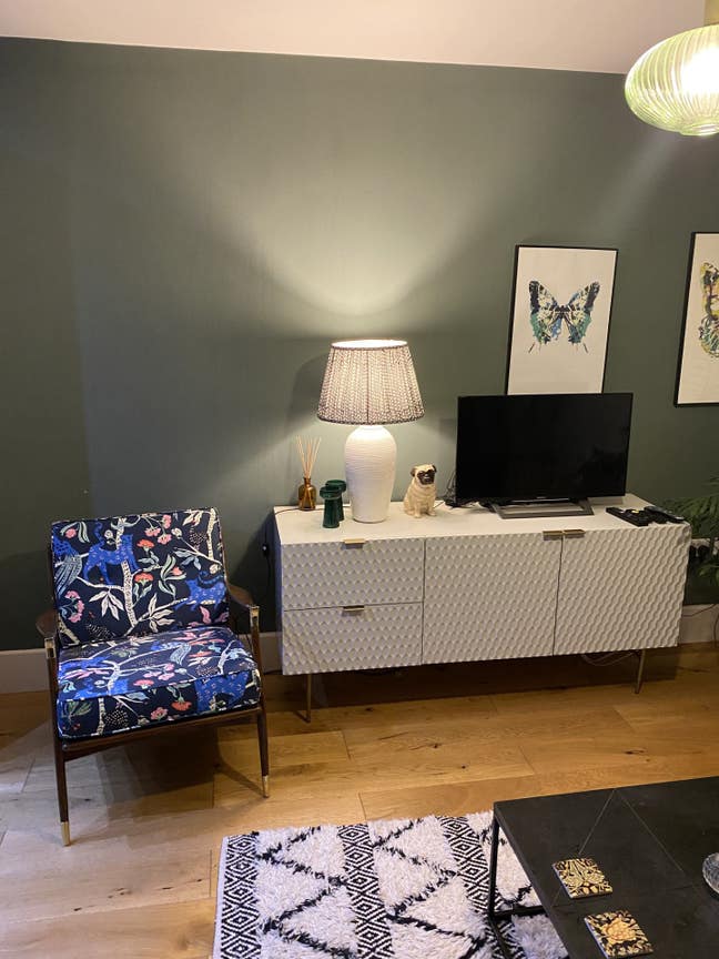 Double room with private bathroom in quiet mews Main Photo