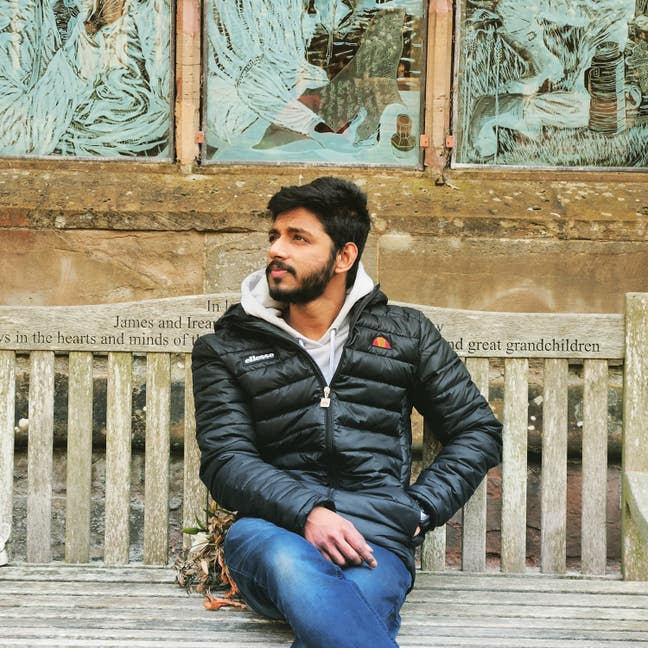 I am a professional male aged 28. I am lookin... Main Photo