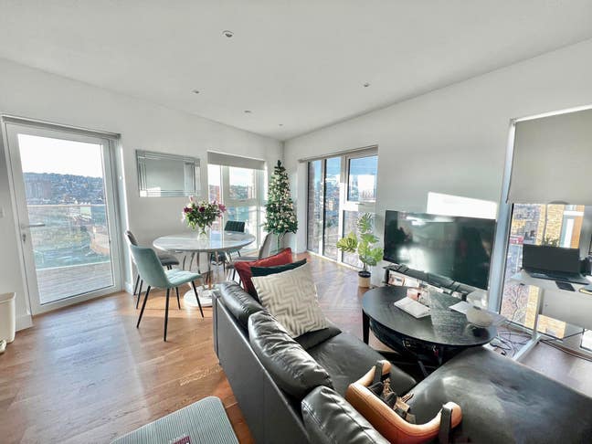 Spacious One Bed Flat, Balcony, Clubhouse Main Photo