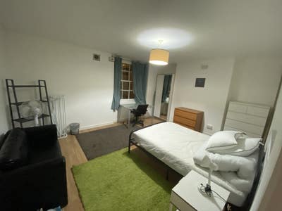 Monday to Friday Double room  Main Photo