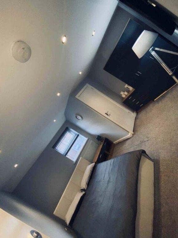 Oldham town centre House share  Main Photo