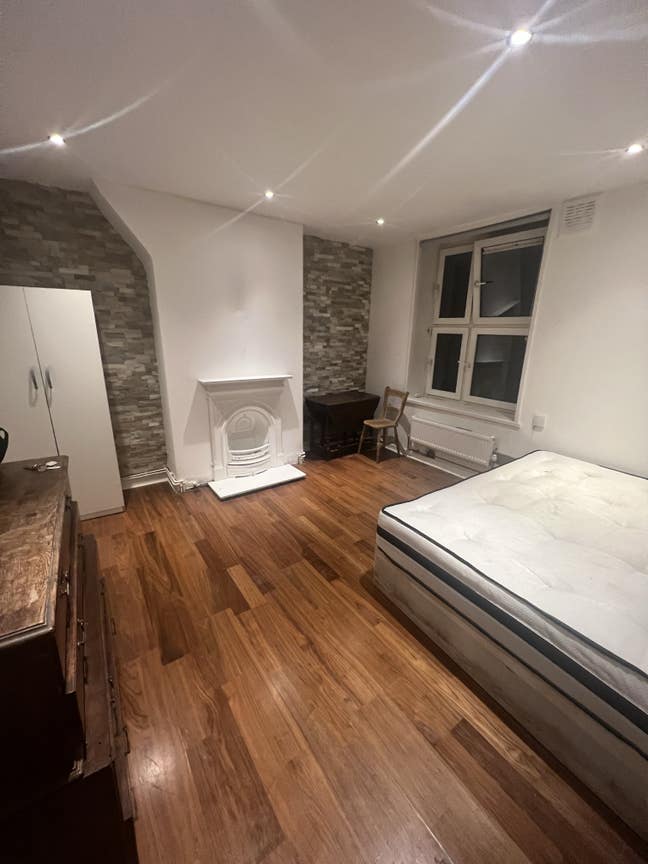 Double room in Stockwell! (16 Lostock) Main Photo