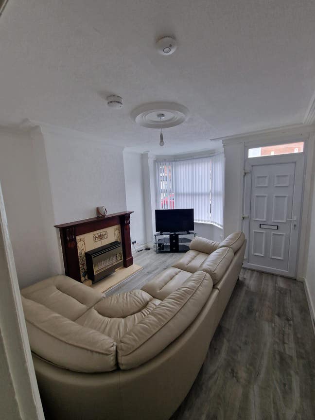 City Double Room Available *Bills Included* Main Photo