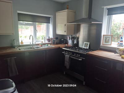 Lovely large single room in m fully equipped home  Main Photo