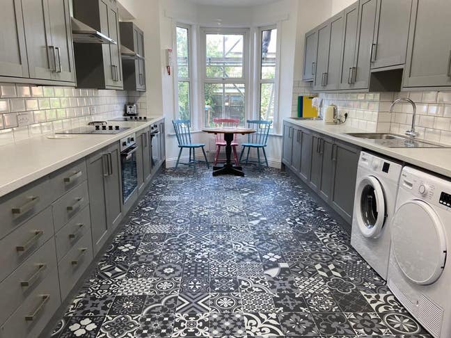 Lovely room in smart townhouse Abington NN1 Main Photo