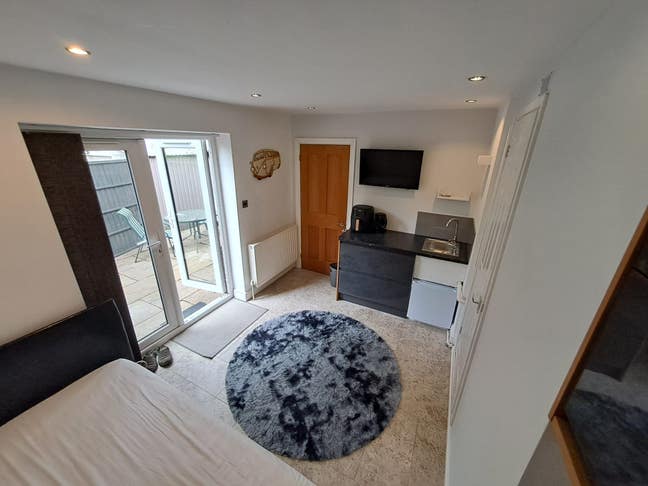 Studio apartment  Main Photo