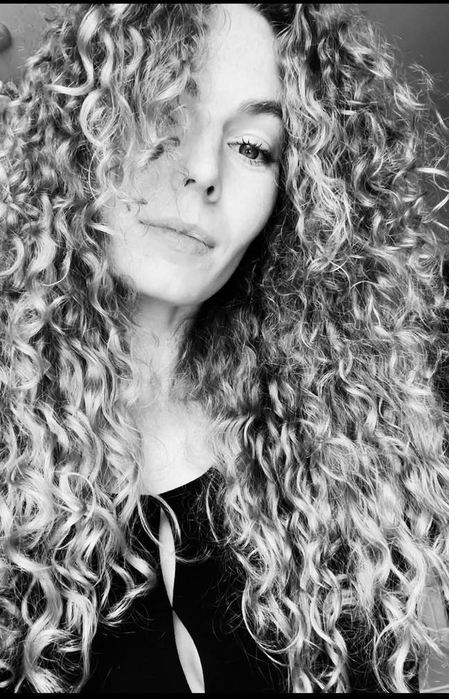 Looking for a house Main Photo