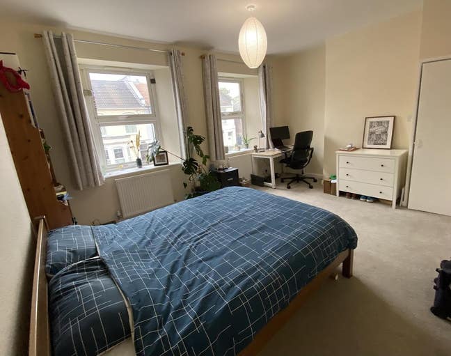 Big bright double room avail in a lovely house Main Photo