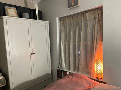 Double room with ample storage space in Surbiton Main Photo