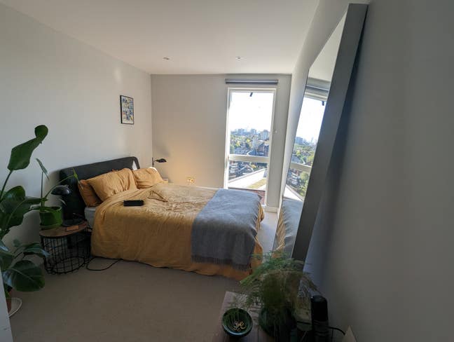 Double Room in 9th (Top) Floor Dalston Flat Main Photo