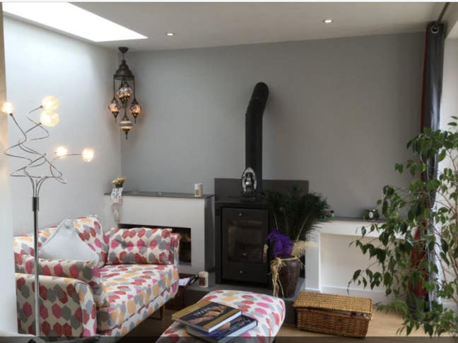Double Room in a Beautiful Modern Home Main Photo
