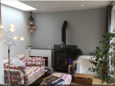 Double Room in a Beautiful Modern Home Main Photo