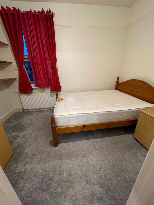 London NW2 En-Suite Double Bedroom Main Photo