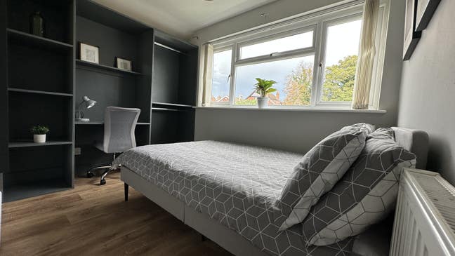A Rare Ensuite Room Has Come Available Today!!!! Main Photo