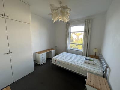 Amazing Location,  Double Room, Modern Refurb   Main Photo