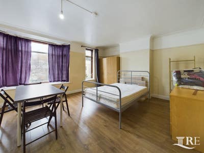 Double Room to Rent Near Kensal Green Station Main Photo