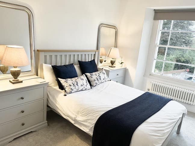 Beautiful double bedroom, Redland, street parking  Main Photo