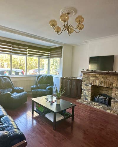 Looking for a new housemate to take over en-suite  Main Photo