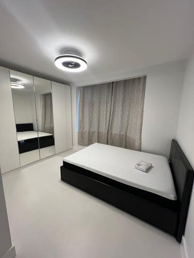 Double en-suite bedroom Main Photo