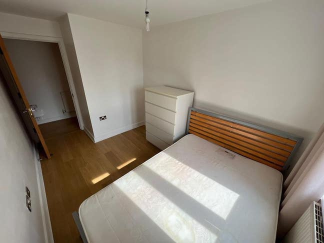 Riverside Double Room in Canany Wharf E14 Main Photo