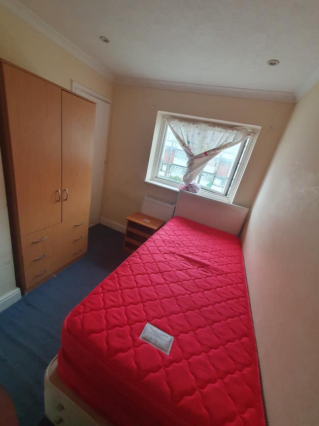 Single Room-Near East Croydon Main Photo