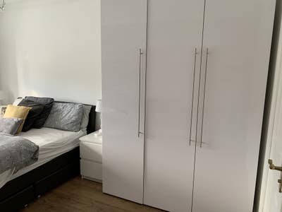 Lovely double room with en-suite  Main Photo