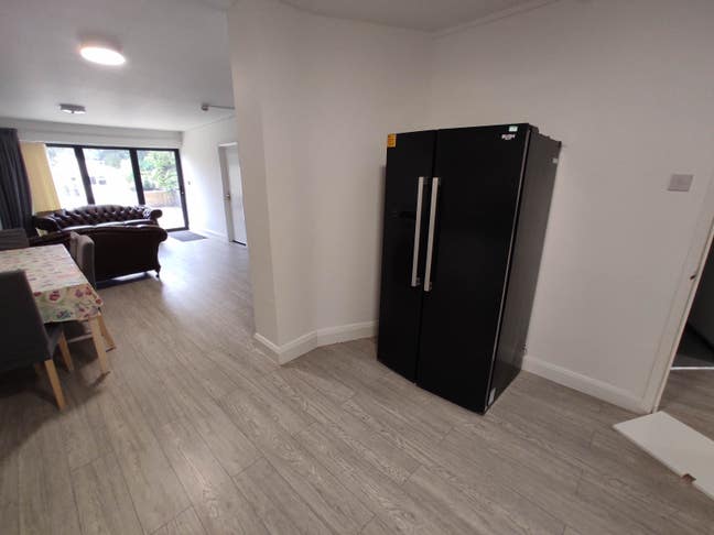 Room To Rent In Hounslow/Twickenham, TW2. Main Photo