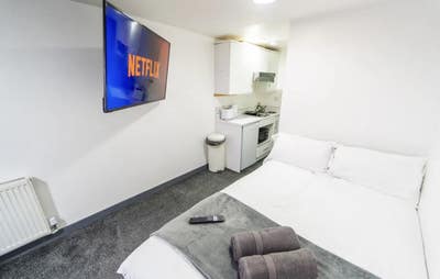 March Offer Only ✨✨: Compact Studio Next to Uob Main Photo