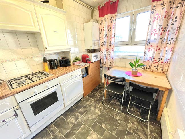 9r Amazing room available in king's cross  Main Photo