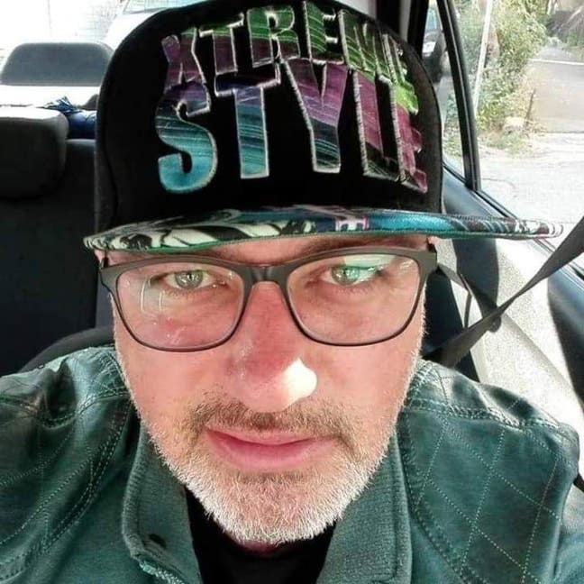 Looking for a studio Main Photo