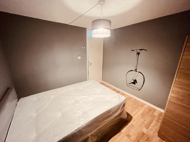 Double bedrooms available IN Woodgreen ASAP Main Photo