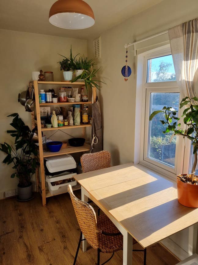 Dbl room, sunny garden, 2 mins from Weaver Line Main Photo