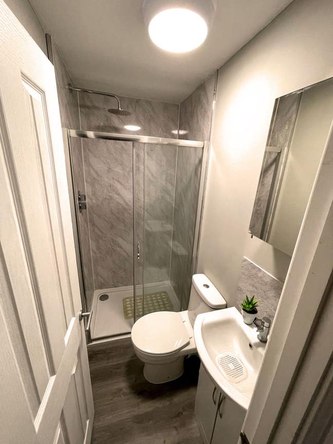  Double room with private own bathroom Main Photo