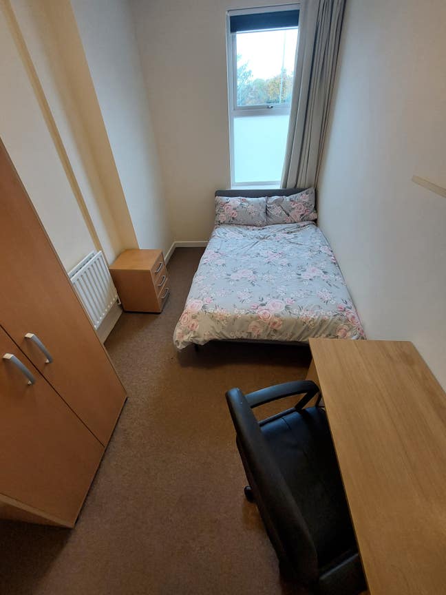 Double room. 5 mins walk to city centre Main Photo