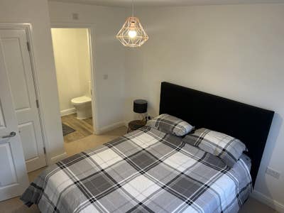 1x double rooms available in modern new build  Main Photo