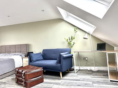 Spacious newly build XL double loft room Main Photo