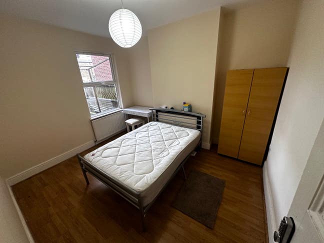 Big Rooms Available 🏠🏠 Main Photo