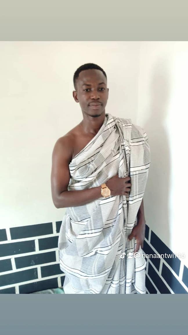 Looking for 2 bedroom flat around  Main Photo