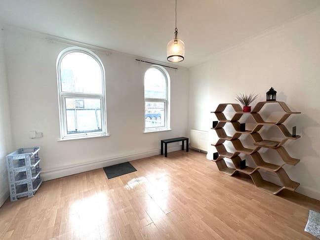 Finsbury Park Studio Zone 2 ex bills Main Photo