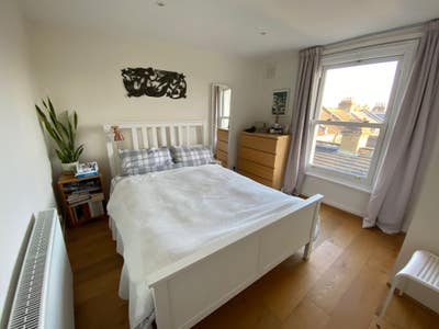 2-bed duplex with terrace and great transport link Main Photo