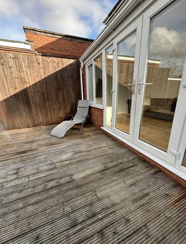Self Contained 1 bed flat ALL bills included &pound;850 Main Photo