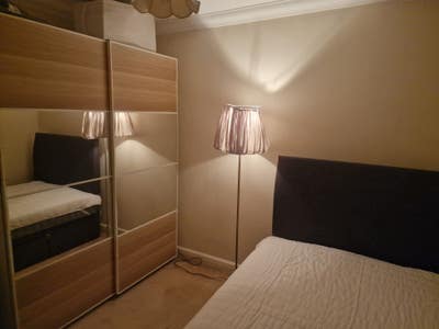 Bright  double  room - female preferred  1/8/2024 Main Photo