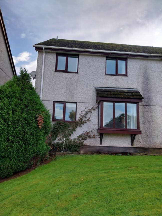 Immaculate 2 bedroom house Totnes with parking Main Photo