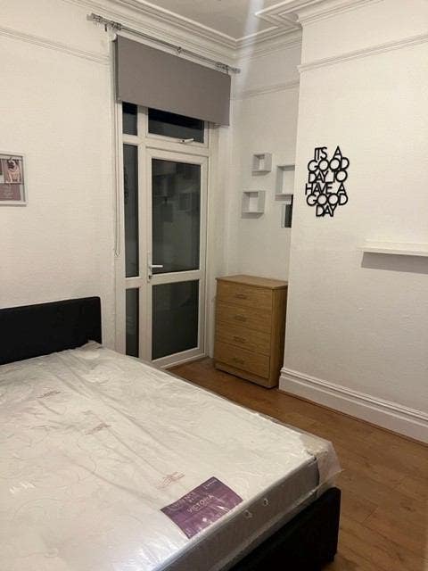 Double Room Available - N8 &pound;870pcm Main Photo