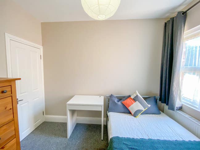 Quiet, Stylish Double Room | Garden, Cleaner & Bil Main Photo