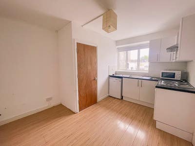 Studio in Holloway Road, Islington, N7 Main Photo