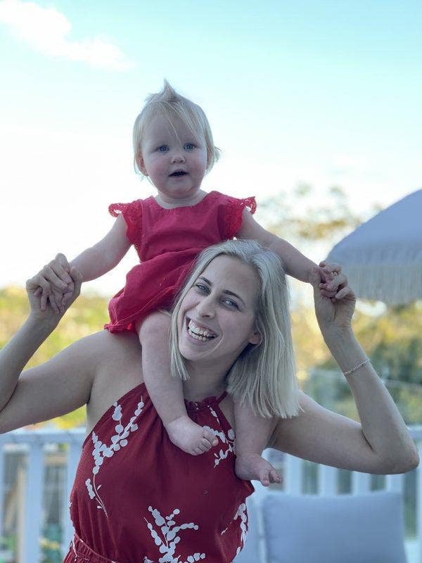 Professional Female seeks a single or double room Main Photo