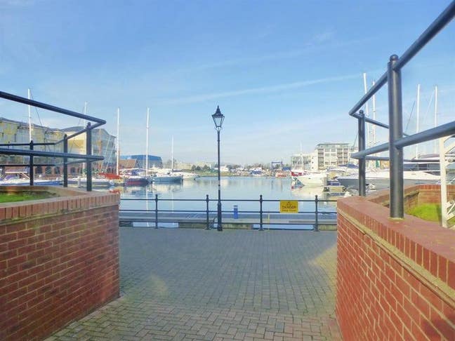 En Suite Room in a Great (3 Bed) House Main Photo