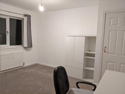 Lovely double bedroom in Dunfermline Main Photo